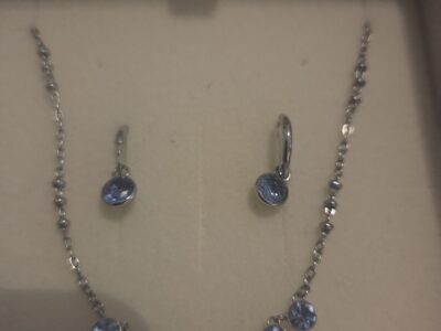 Collana con orecchini