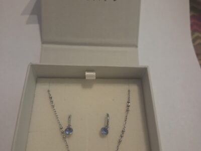 Collana con orecchini