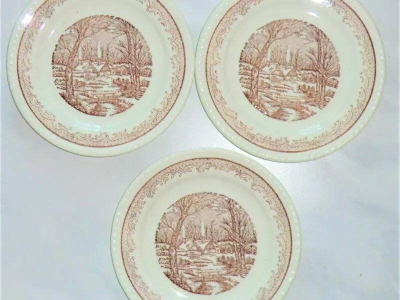 Tre piatti in ceramica vintage