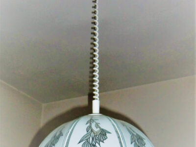 Lampadario a campana bianco