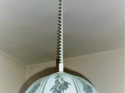 Lampadario a campana bianco