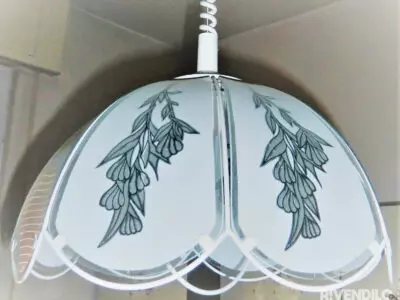 Lampadario a campana bianco