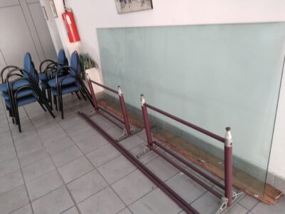 Scrivania direzionale in Cristallo temperato fumè 280x120cm