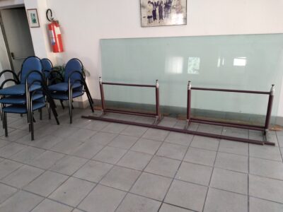 Scrivania direzionale in Cristallo temperato fumè 280x120cm