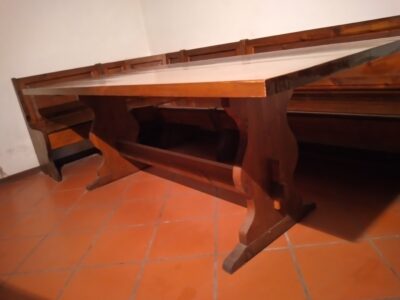 Tavolo 10 posti 220x90 noce massello con panca angolare