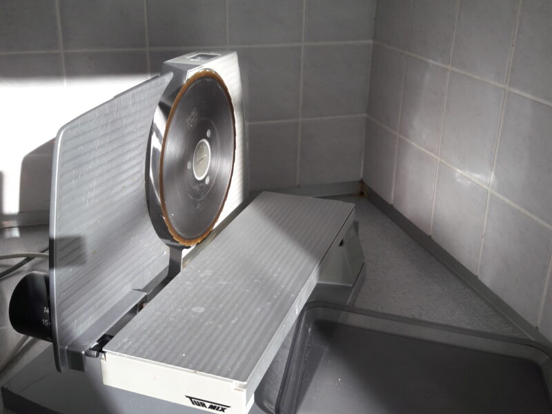 Affettatrice / taglia pane