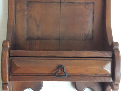 Mobiletto rustico con cassetto