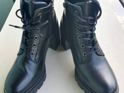 Scarpa da donna in pelle nera no. 36
