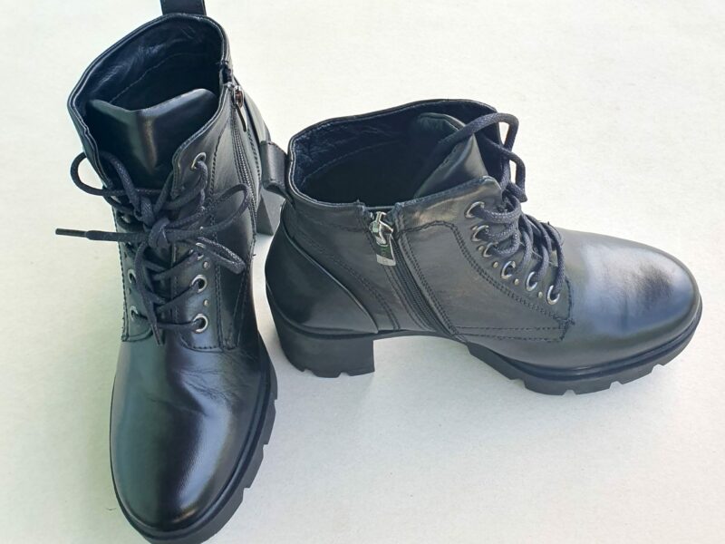 Scarpa da donna in pelle nera no. 36