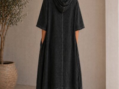 Vestito oversize con cappuccio in lino