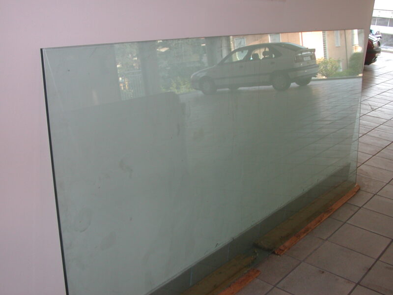 Scrivania direzionale in Cristallo temperato fumè 280x120cm