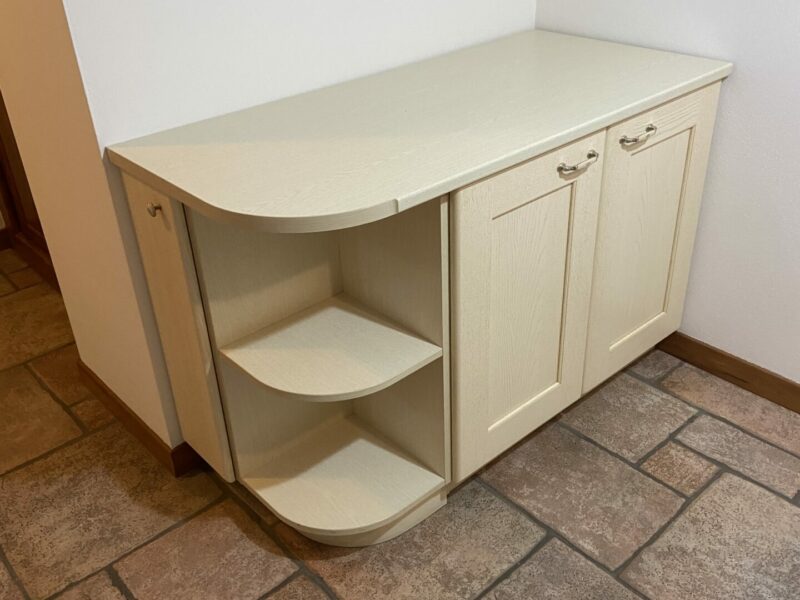 Cucina completa 3x3m con tavolo e sedie