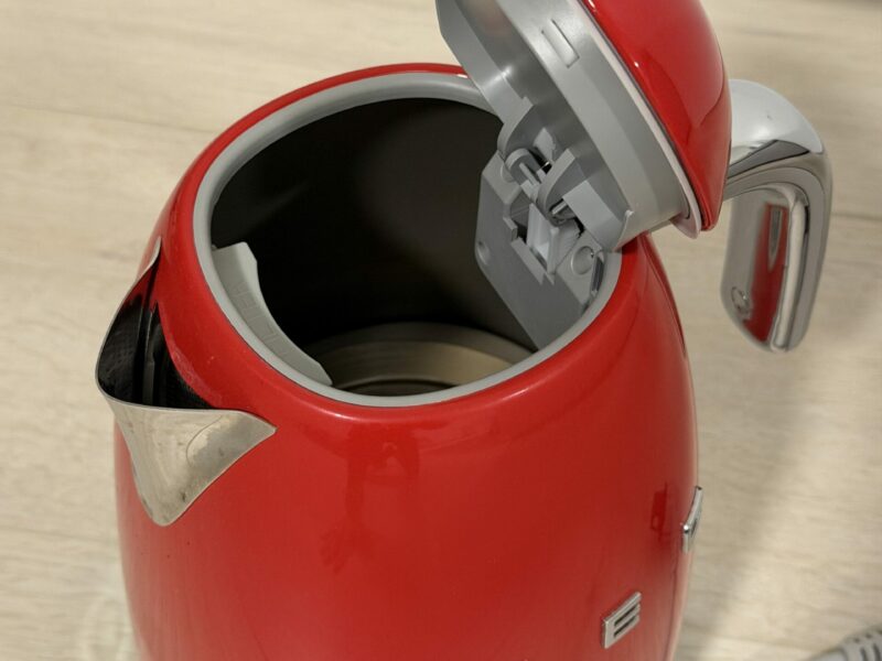 Bollitore SMEG retrò 50’s rosso