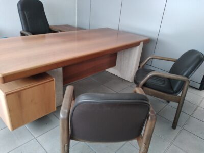 Scrivania angolare Noce massello base Marmo bianco 235+200x100cm