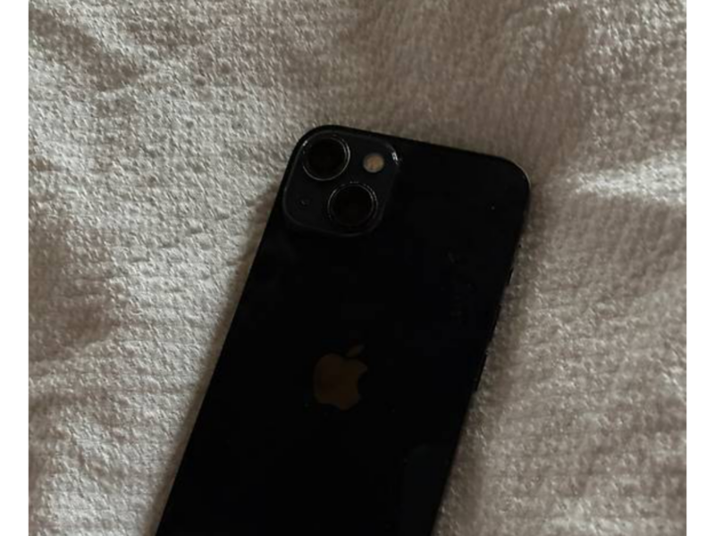 Vendo iPhone 13 128GB + accessori