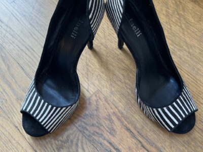 Scarpe scamosciate zebrate