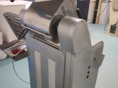 Sfogliatrice impastatrice semiautomatica