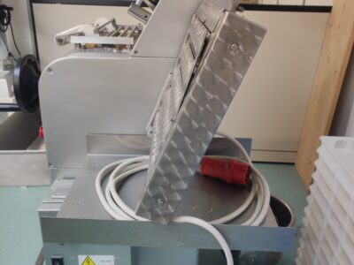 Sfogliatrice impastatrice semiautomatica