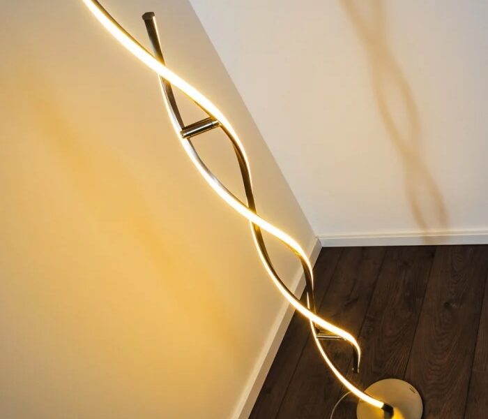 Lampada da terra LED regolabile