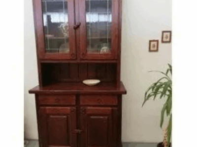 credenza con vetrina