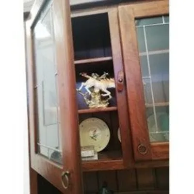 credenza con vetrina