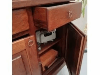 credenza con vetrina